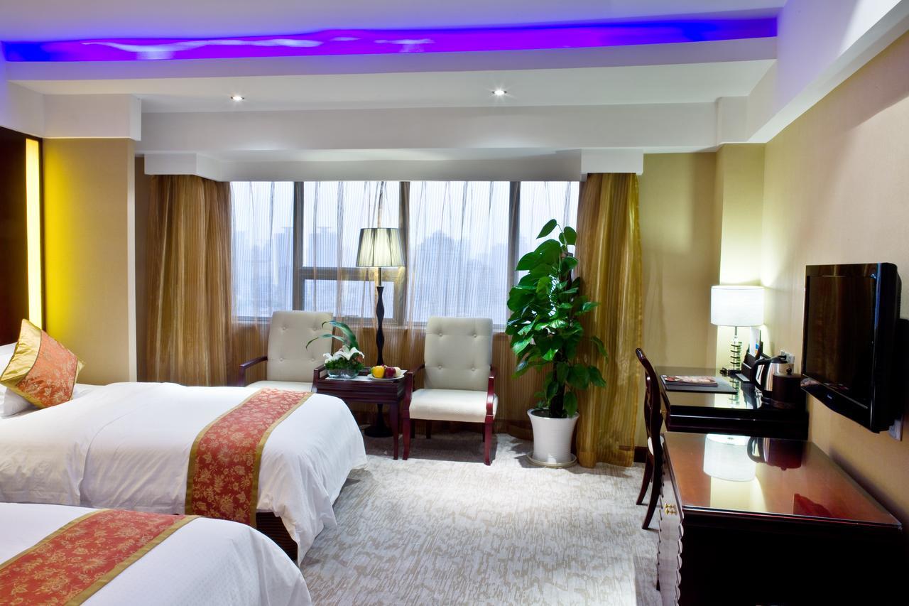 Hongyi Hotel Wuhan Luaran gambar