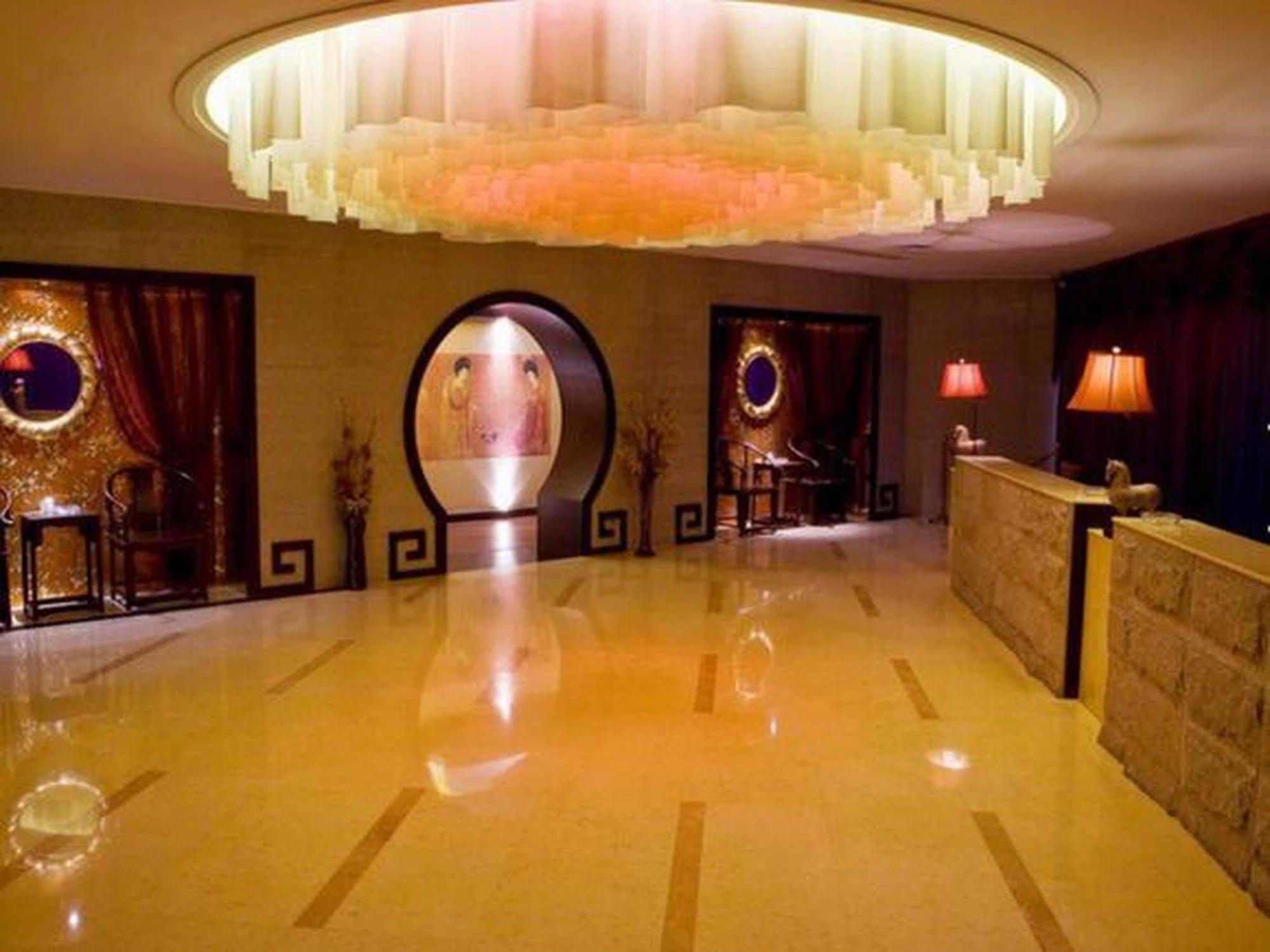 Hongyi Hotel Wuhan Luaran gambar